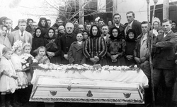 Pohreb slobodného dievčaťa v Kalši