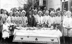 Pohreb slobodného dievčaťa v Kalši
