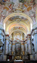 Z interiéru kláštorného kostola