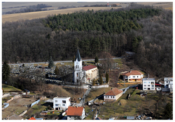 Pohľad na kostol sv. Michala Archanjela z Jasovskej skaly