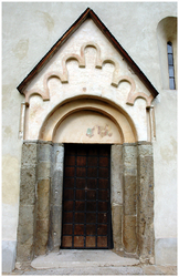 Brána kostola evanjelickej reformovanej cirkvi v Svinici
